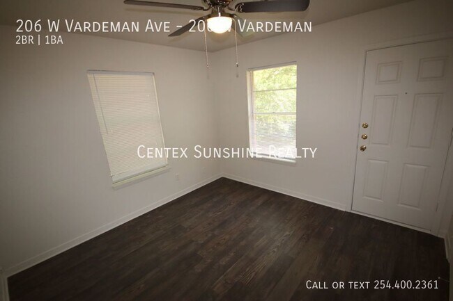 Foto del edificio - 206 W Vardeman Ave