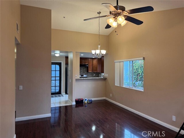 Foto del edificio - 13054 Sycamore Village Dr