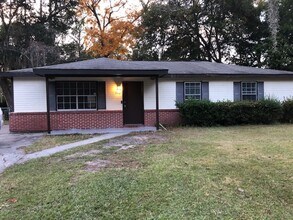 Building Photo - 9321 Dunwoody Dr