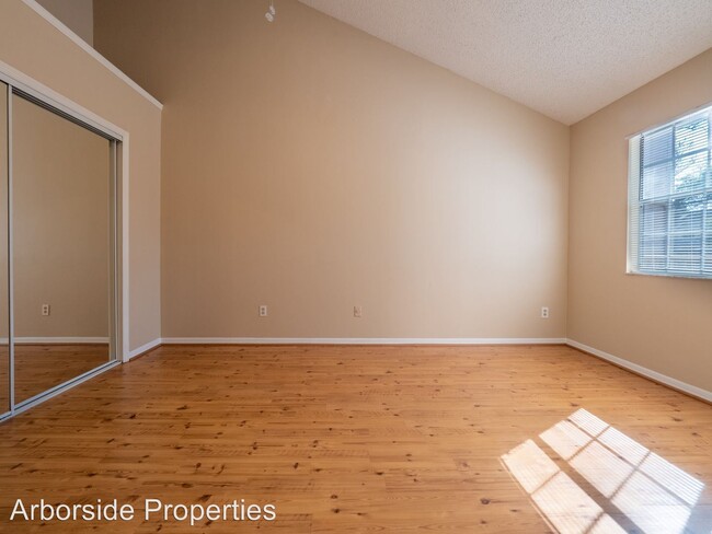 Building Photo - 633 Greencove Terrace
