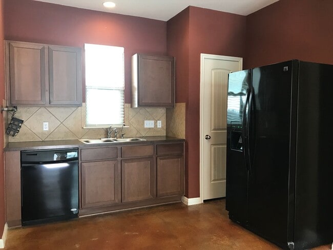 Building Photo - Cute 2 Bedroom, 2 Bathroom House