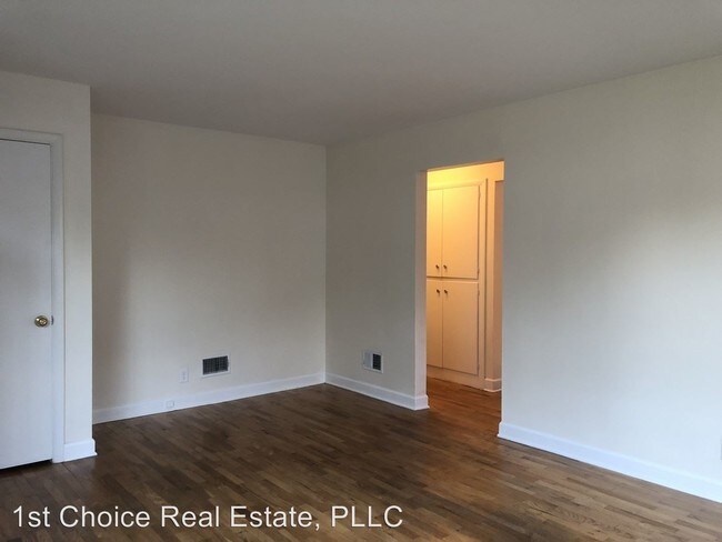 Building Photo - 3 br, 1.5 bath House - 1921 Victor Ave.