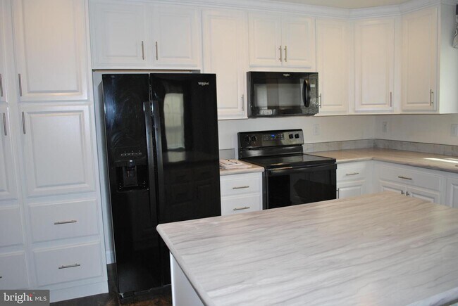 Building Photo - 13132 Gearhart Rd