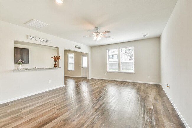 Building Photo - 19231 Tannach Dr