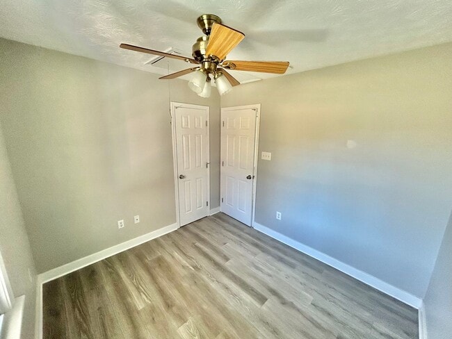 Foto del edificio - 9089 Pine Hill Rd