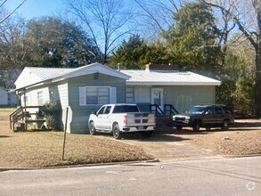 Building Photo - 878 Matthews Ave