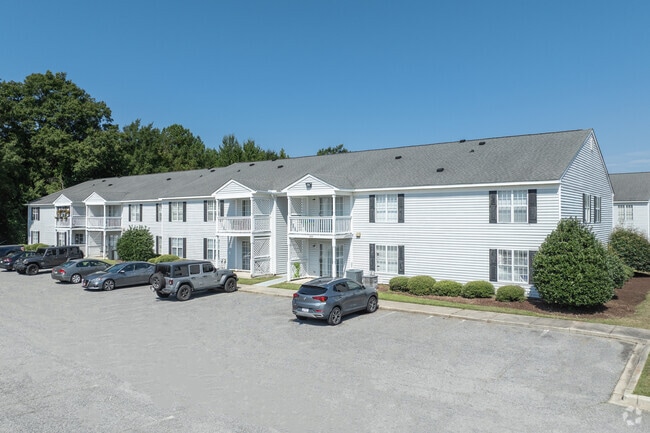Building Photo - Forest Lake Apartments