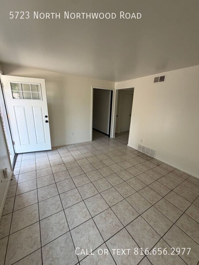 Building Photo - 5723 N Northwood Rd