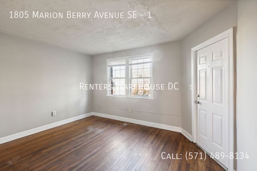 Primary Photo - Spacious 1Bd/1Bth + Den apartment – Prime ...