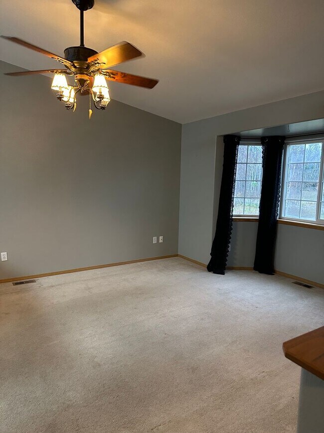 Foto del edificio - 4755 W Ronnies Cir