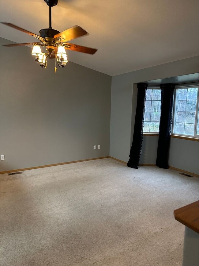 Building Photo - 4755 W Ronnies Cir