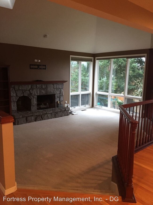 Building Photo - 5 br, 3.5 bath House - 2665 Lexington Terrace