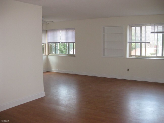 Foto del edificio - 11741 Edgewater Dr