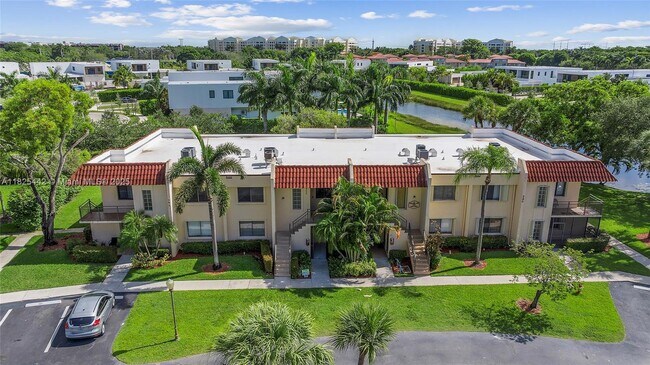 Foto del edificio - 16491 Blatt Blvd