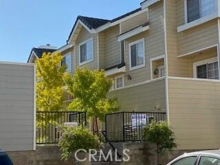 Building Photo - 2800 Plaza del Amo