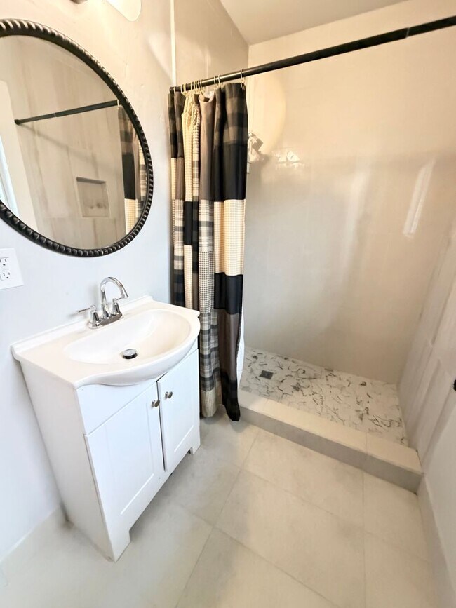 Foto del edificio - Adorable North Park 1 Bedroom with Parking