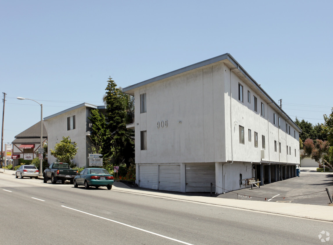 Building Photo - Redondo Apartments