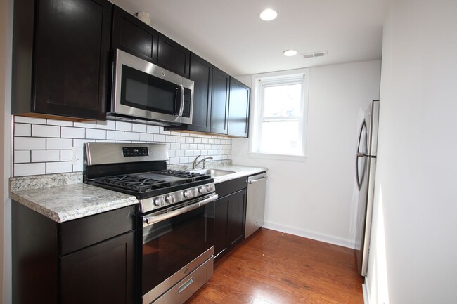 Building Photo - Beautiful 1 bed 1 bath in Fairmount- available Aug 1st