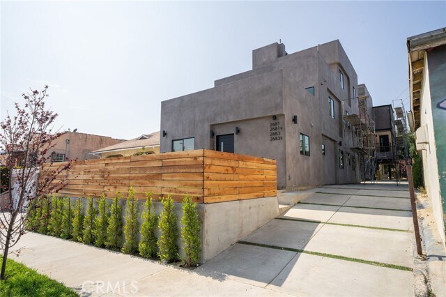 Foto principal - 2681 Roseview Ave