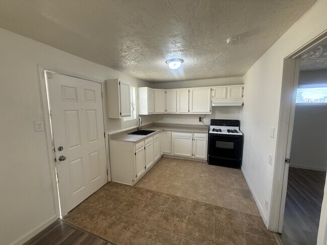 Foto del edificio - 561 Valley Ave