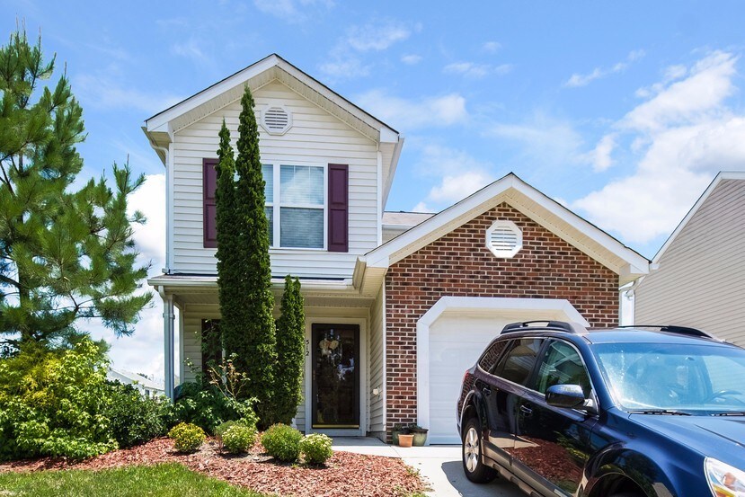 Foto principal - 512 Clearfield Dr