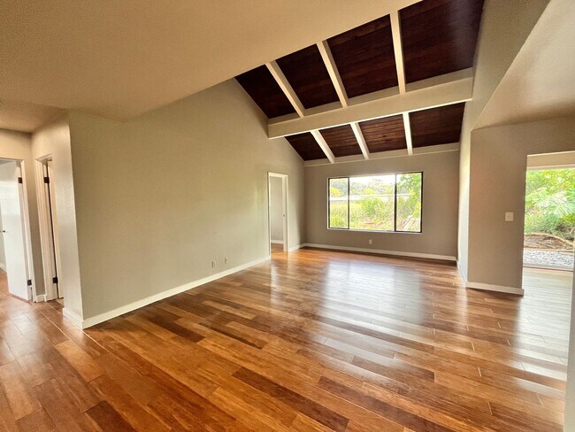 Foto del edificio - Renovated 3BR/2BA Home in Waimea – Bright,...