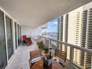 Building Photo - 1717 N Bayshore Dr