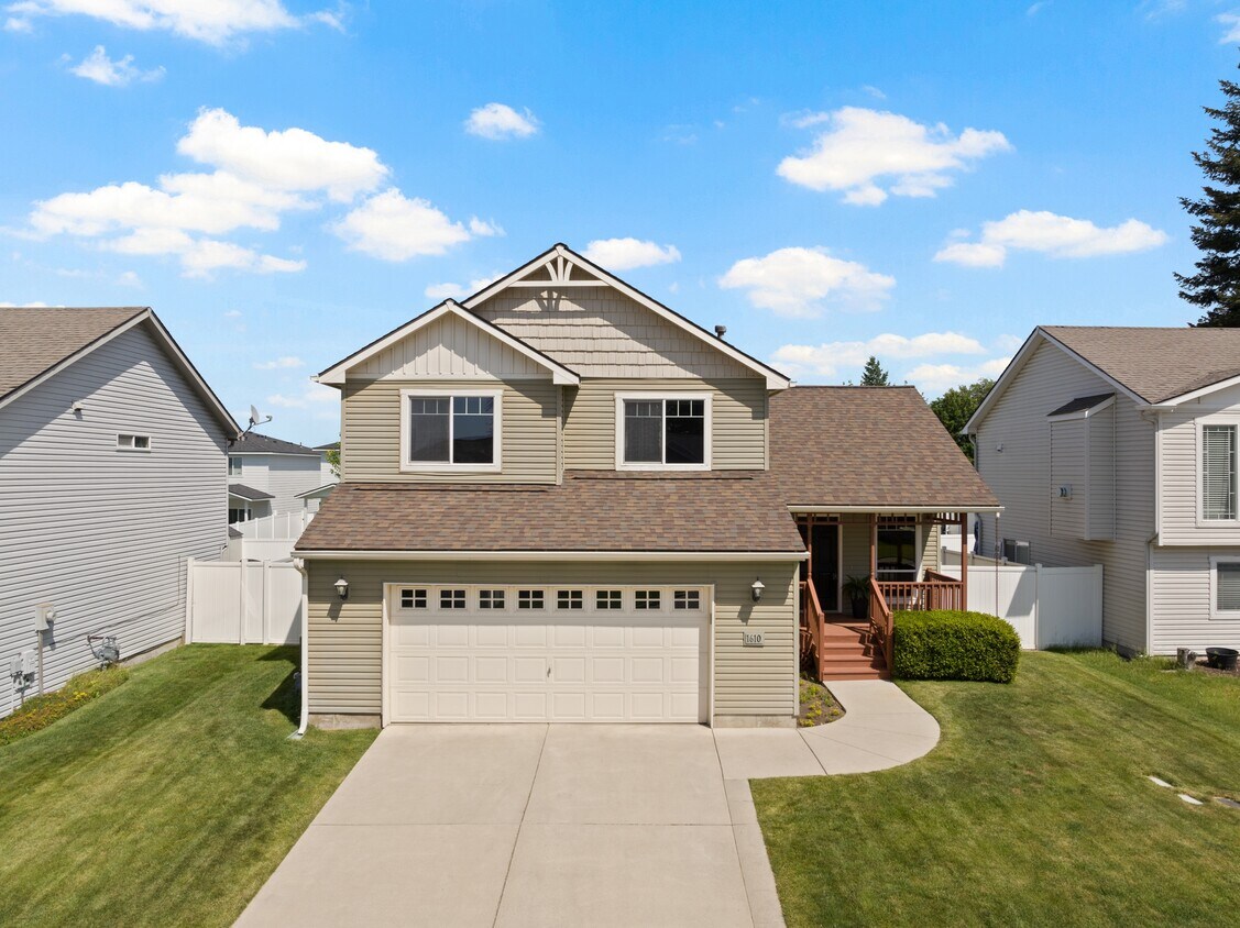 Primary Photo - 1610 N Corbin Ln