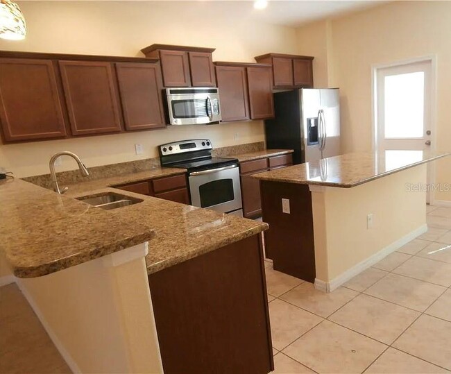 Building Photo - 11250 Savannah Landing Cir