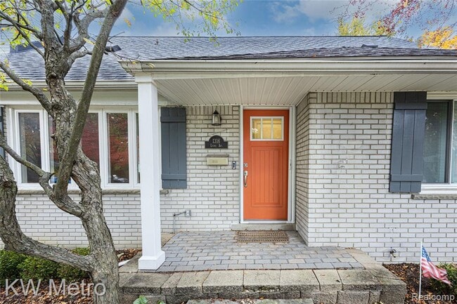 Building Photo - 1316 Lyons Ave