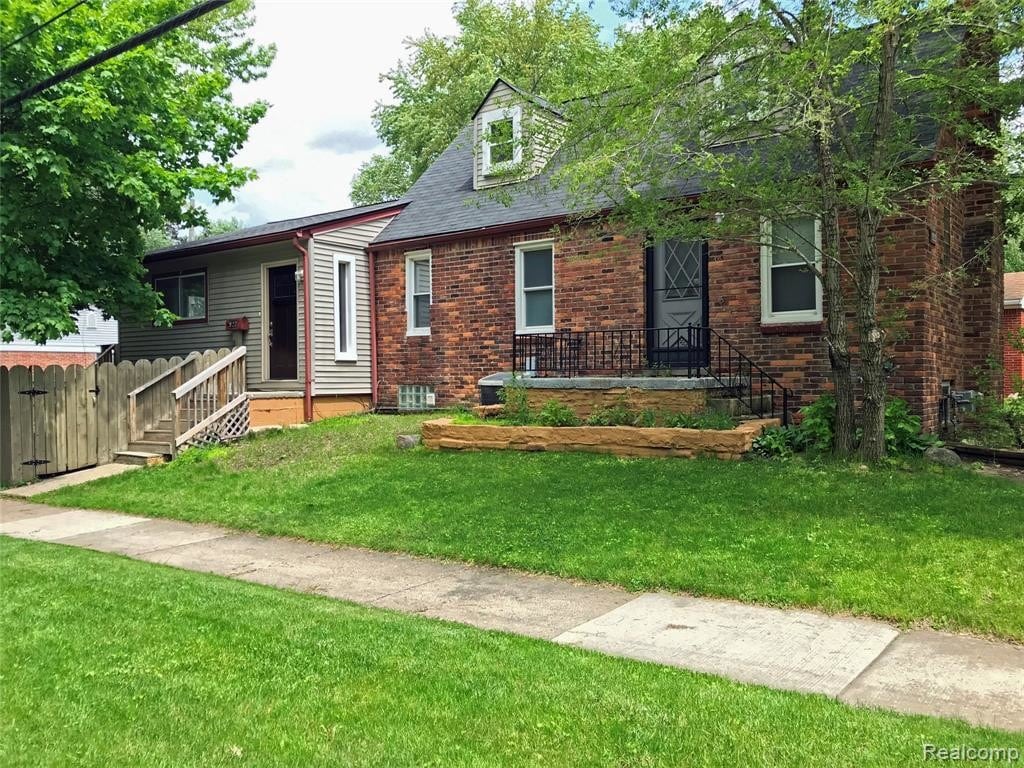 Primary Photo - 922 Butternut Ave