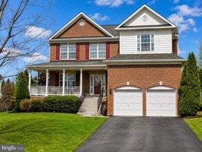 Building Photo - 603 Bluff Ct NE