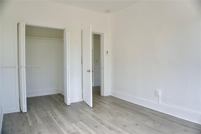 Building Photo - 337 SW 5th Ave