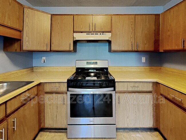 Building Photo - 5771 Glenn Hollow Ln