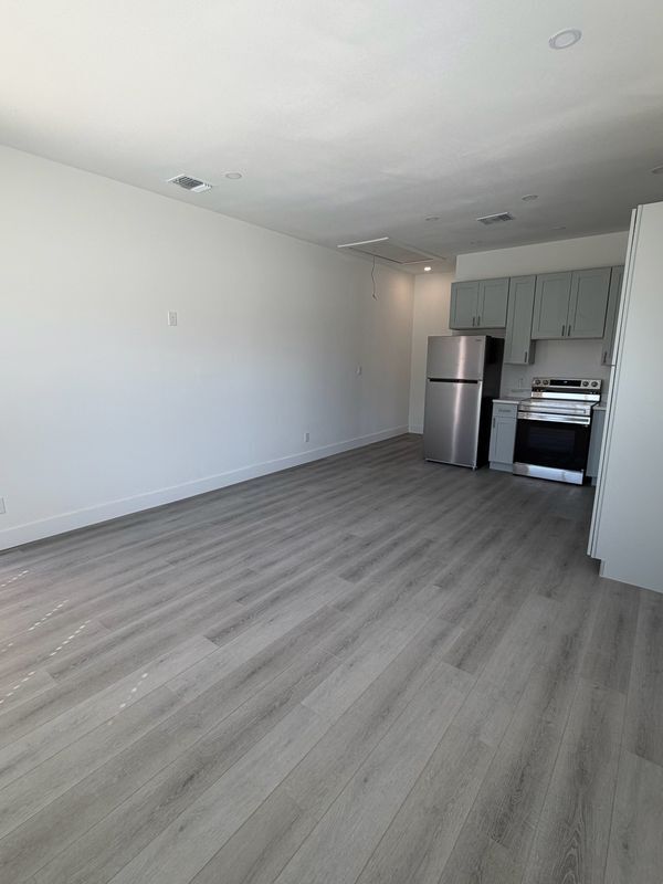 Building Photo - 2427 W Southcross Blvd