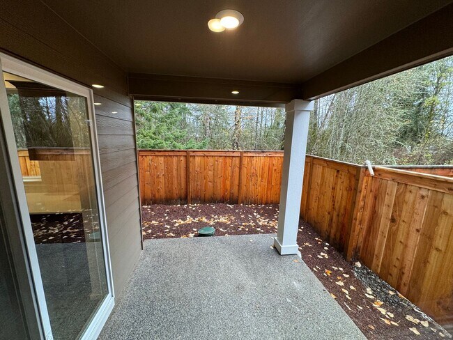 Building Photo - Brand new 3 Bedroom 2 Bath Beautiful Singl...