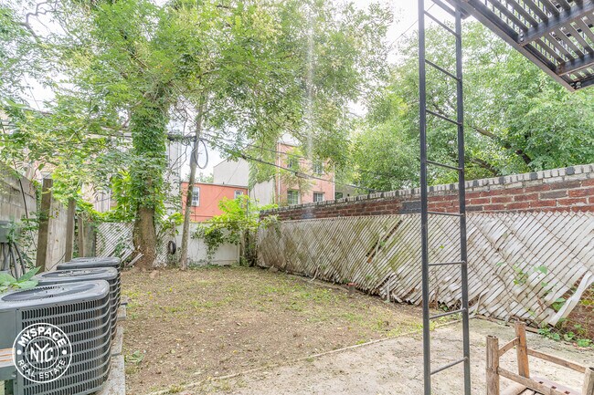 Foto del edificio - 934 Lafayette Ave