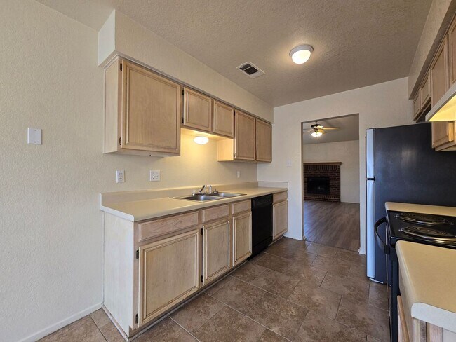 Foto del edificio - PRICE IMPROVEMENT - SECTION 8/HUD ACCEPTED...