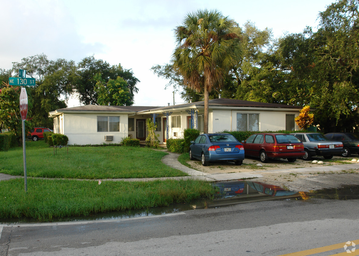 Primary Photo - 1570 NE 130th St