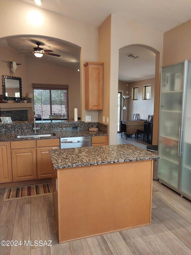 Foto del edificio - 9674 E Country Ct