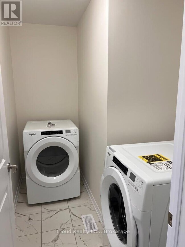 Building Photo - 214 Broadacre Dr