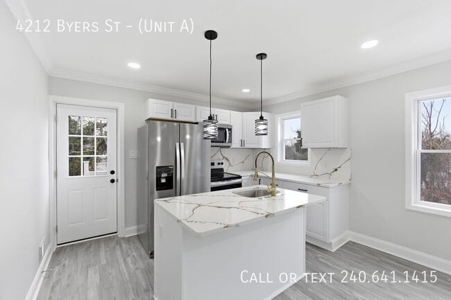 Foto del edificio - 4212 Byers St