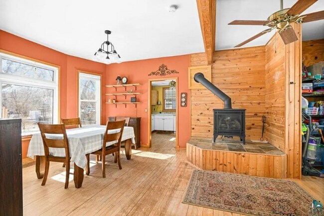 Foto del edificio - 711 E 8th St