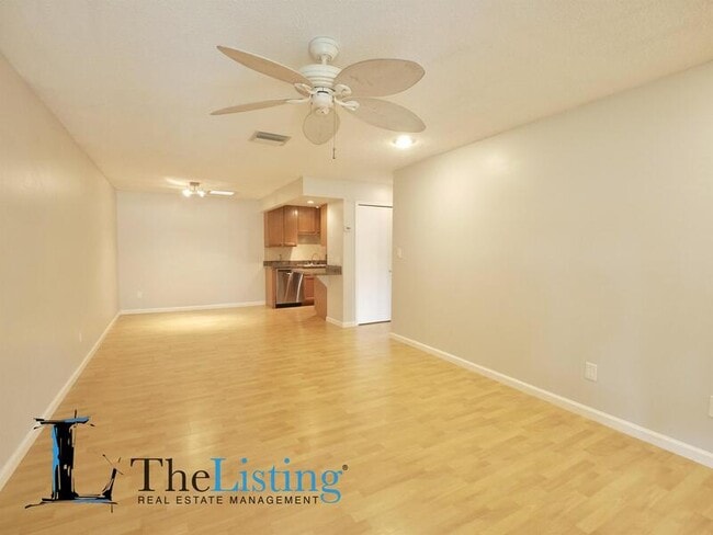 Building Photo - 2898 Plaza Terrace Dr