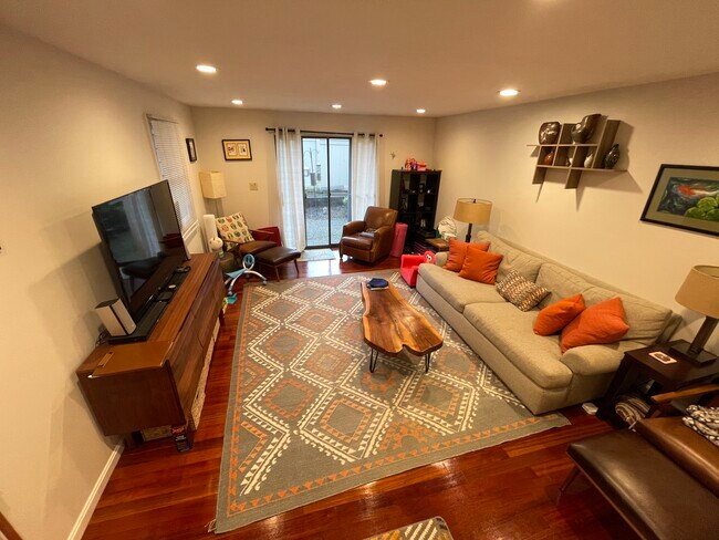 Building Photo - 119 Beaconsfield Rd