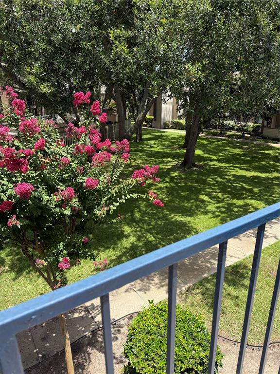 Foto del edificio - 7112 N Holiday Dr