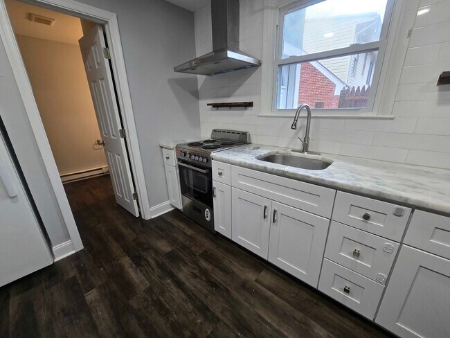 Foto del edificio - 108 Chestnut Pkwy