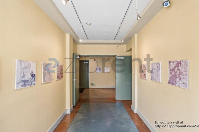 Building Photo - 4811 Telegraph Ave