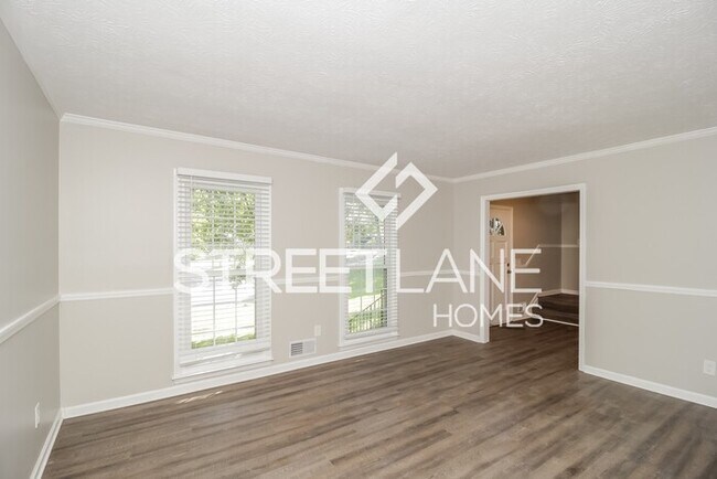 Building Photo - NOW OFFERING FIRST FULL MONTH FREE OR A $5...