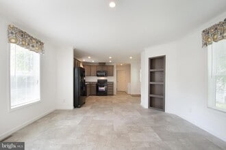 Building Photo - 80 Longbow Ln